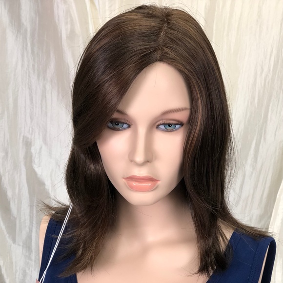 NWT Dark Brown Auburn Layered Shoulder Length Wig - Picture 4 of 8